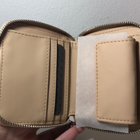 GUESS FACTORY one zip wallet- Rose Gold - Picture 5 of 7